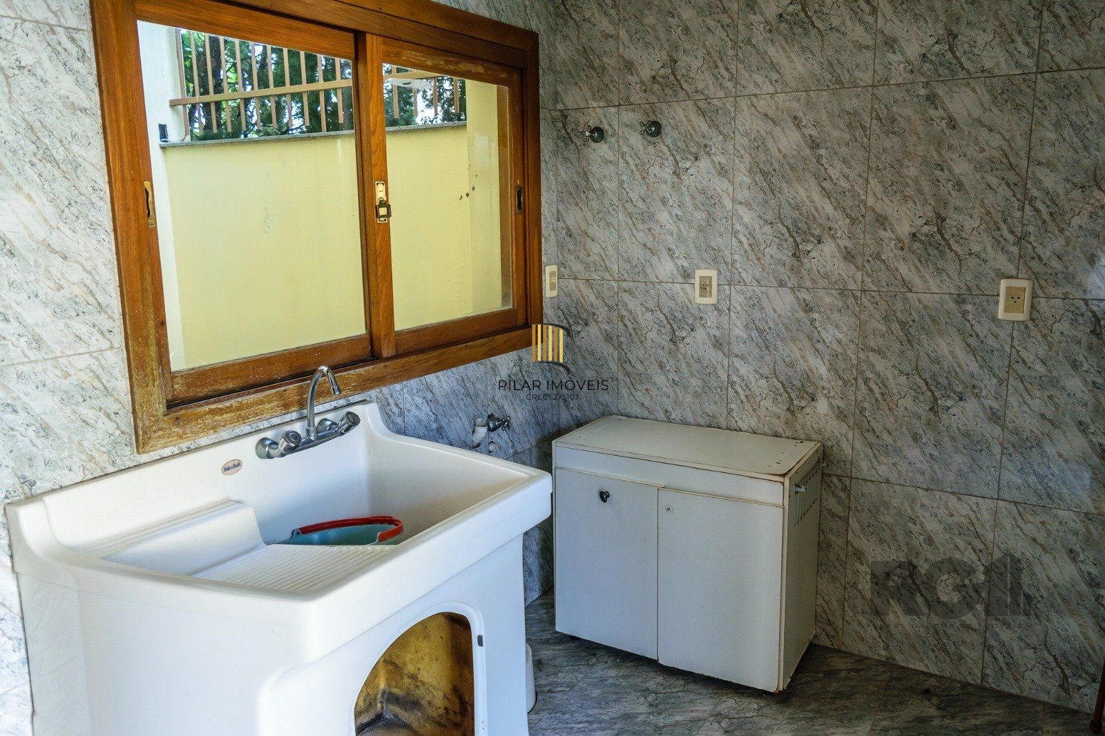 Casa 3 dormitórios no bairro Chácara das Pedras