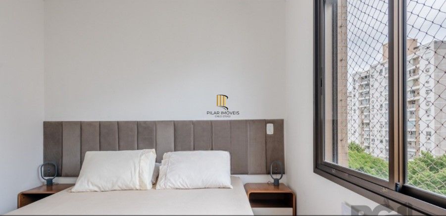Apartamento de dois dormitórios localizado no bairro Passo da Areia em Porto Alegre/RS.