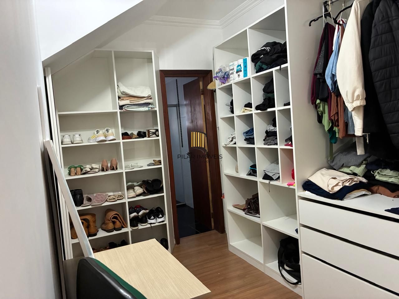 Casa para Venda - 177m², 4 dormitórios, sendo 1 suites, 2 vagas - Partenon