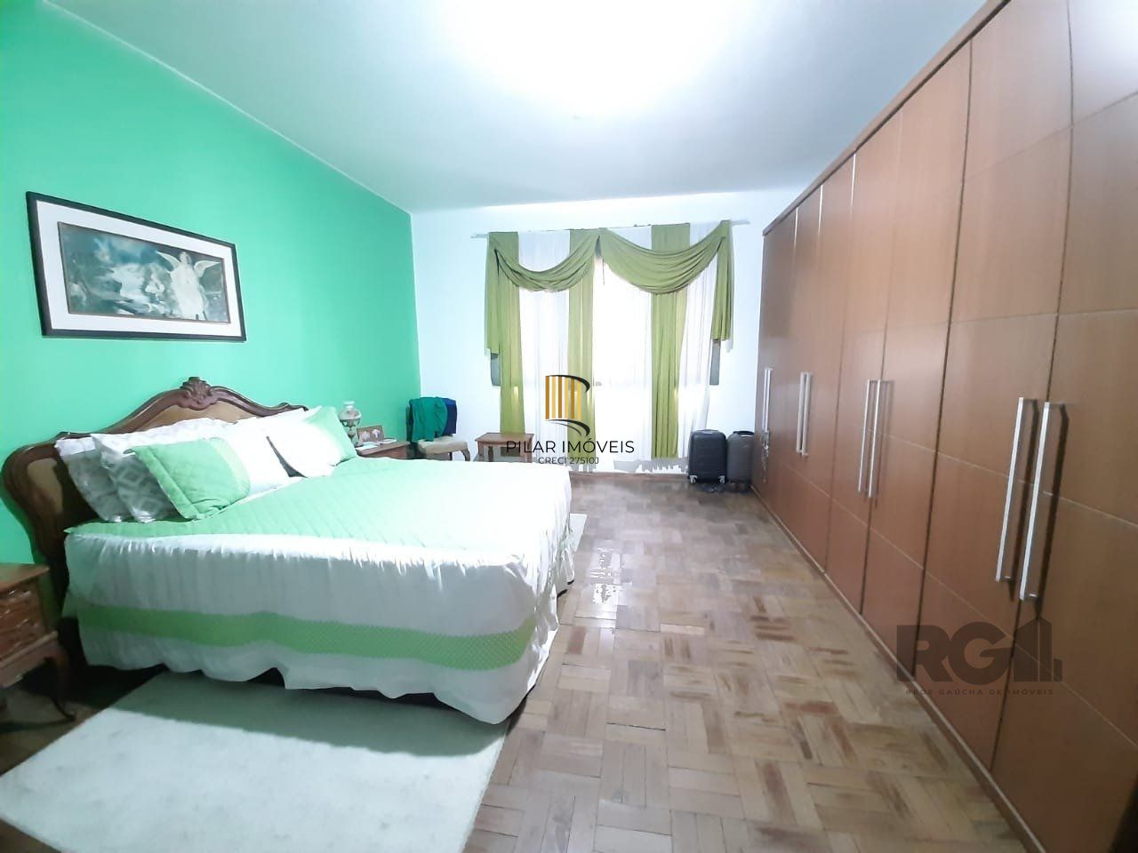 Casa 4 dormitórios no bairro Santana