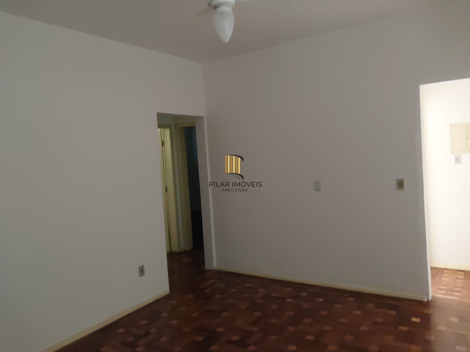 Apartamento de frente com 2 dormitórios para venda no bairro Jardim Botânico em Porto Alegre/RS.