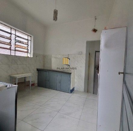 Casa 4 dormitórios no bairro Partenon