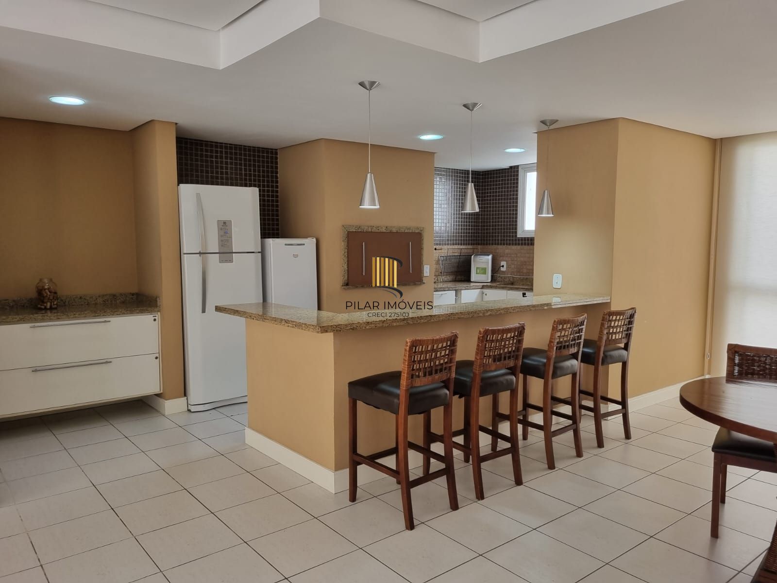 Apartamento de 2 dormitórios com vaga no Bairro Santana