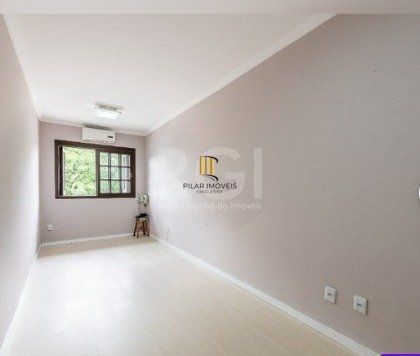 Casa para Venda - 225.43m², 3 dormitórios, sendo 1 suites, 2 vagas - Guarujá