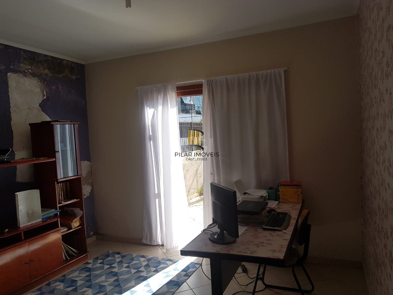 Casa para Venda - 300m², 4 dormitórios, sendo 1 suites, 2 vagas - Glória