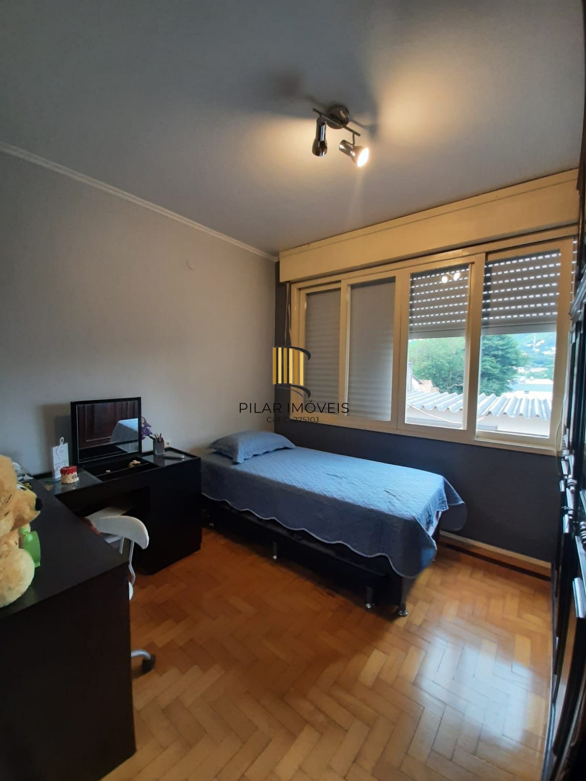 Casa 4 dormitórios no bairro Nonoai