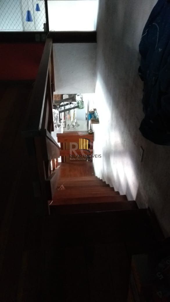 Casa para Venda - 300m², 3 dormitórios, sendo 3 suites, 6 vagas - São Lucas