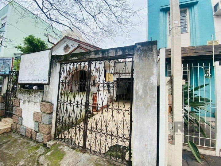 Casa 3 dormitórios no bairro Santana