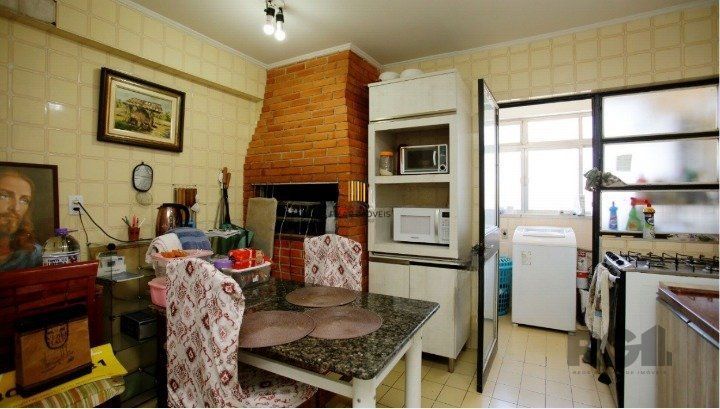 Apartamento 2 dormitórios com vaga escriturada no bairro Santana