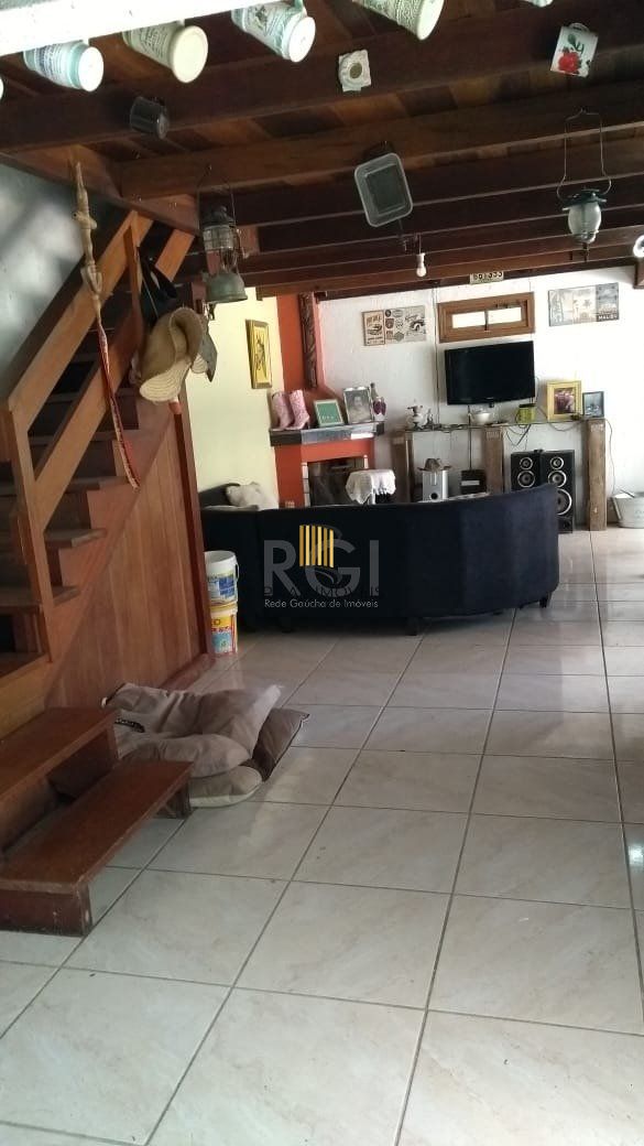 Casa para Venda - 300m², 3 dormitórios, sendo 3 suites, 6 vagas - São Lucas