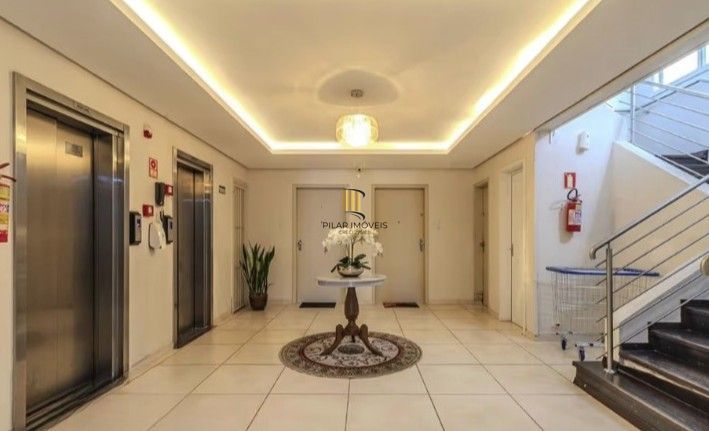 Apartamento térreo com 3 dormitórios no bairro Azenha!