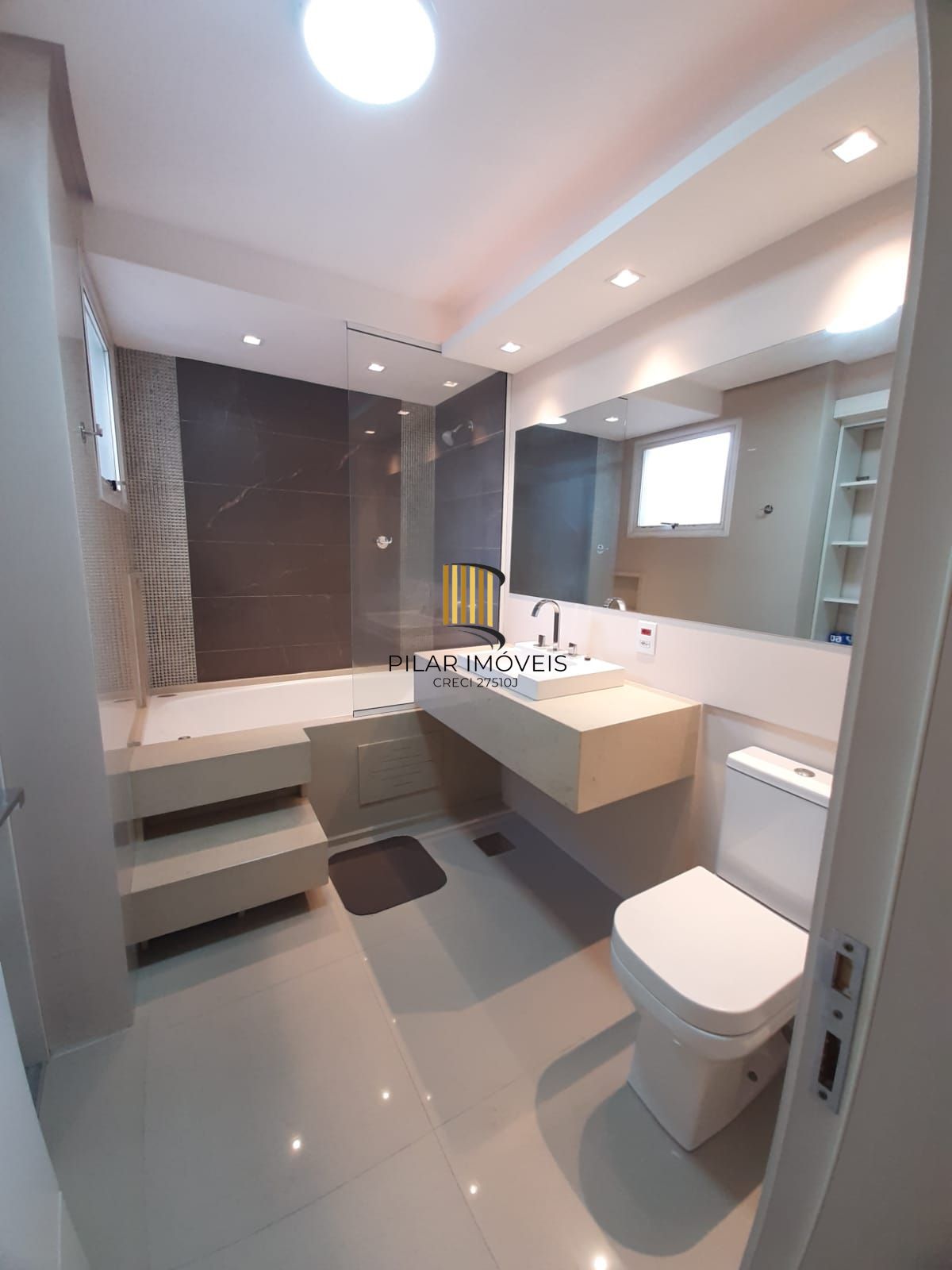 Apartamento 2 dormitórios no bairro Santa Cecília