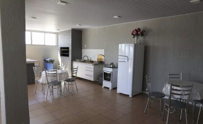 Apartamento térreo com 3 dormitórios no bairro Azenha!