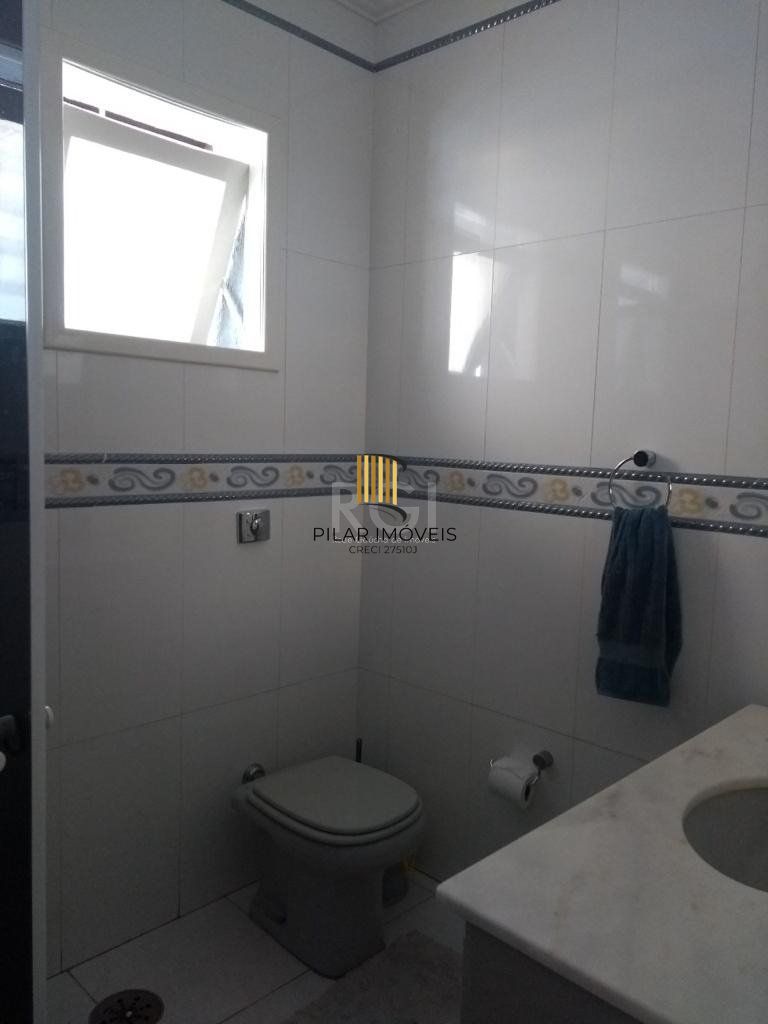 Casa para Venda - 249.86m², 3 dormitórios, sendo 1 suites, 4 vagas - Medianeira