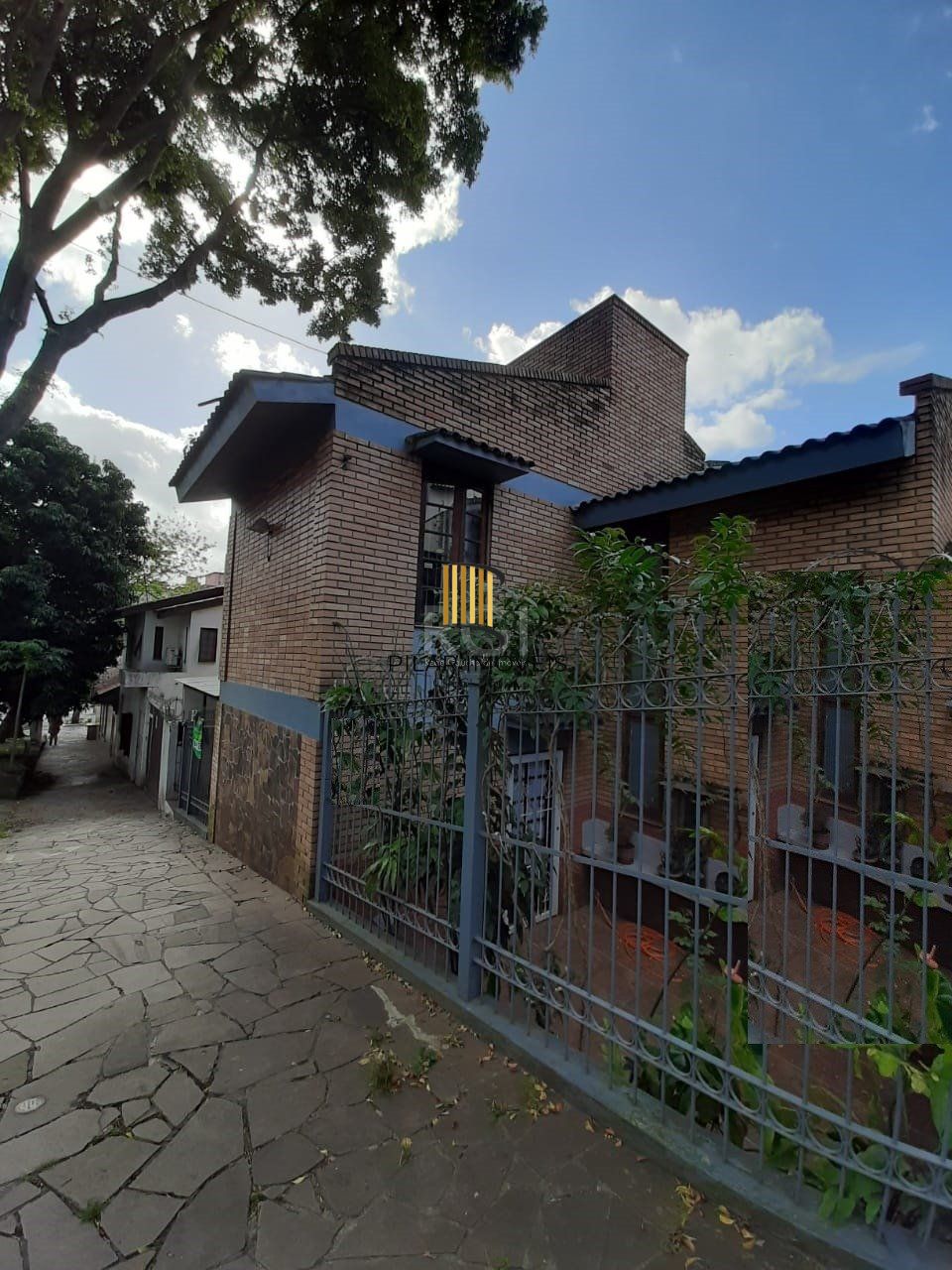 Casa para Venda - 262.02m², 3 dormitórios, sendo 1 suites, 6 vagas - Auxiliadora