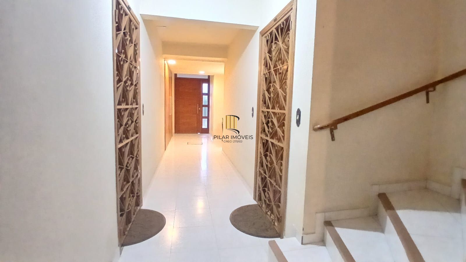 Apartamento de 02 dormitórios no bairro Jardim Botânico.