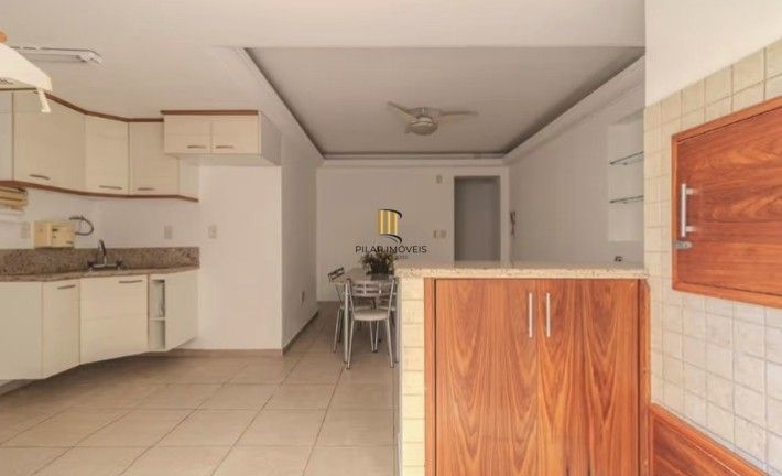 Apartamento térreo com 3 dormitórios no bairro Azenha!