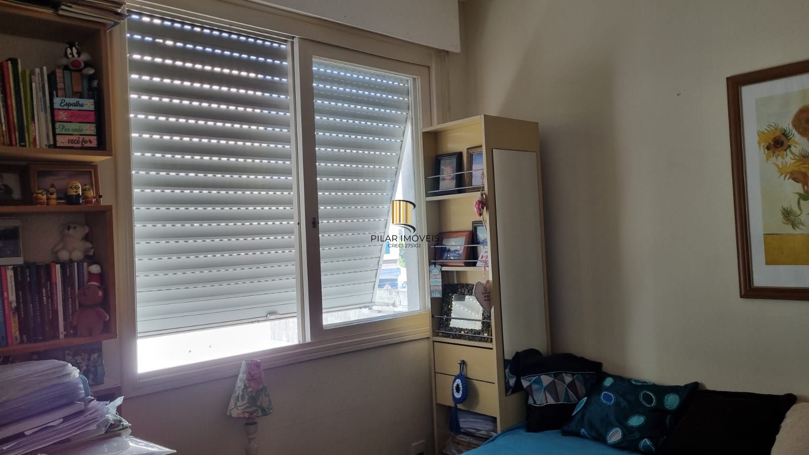 Apartamento à venda com linda vista em localização privilegiada com 2 dormitórios e 1 vaga de garagem no bairro Azenha em Porto Alegre/RS.