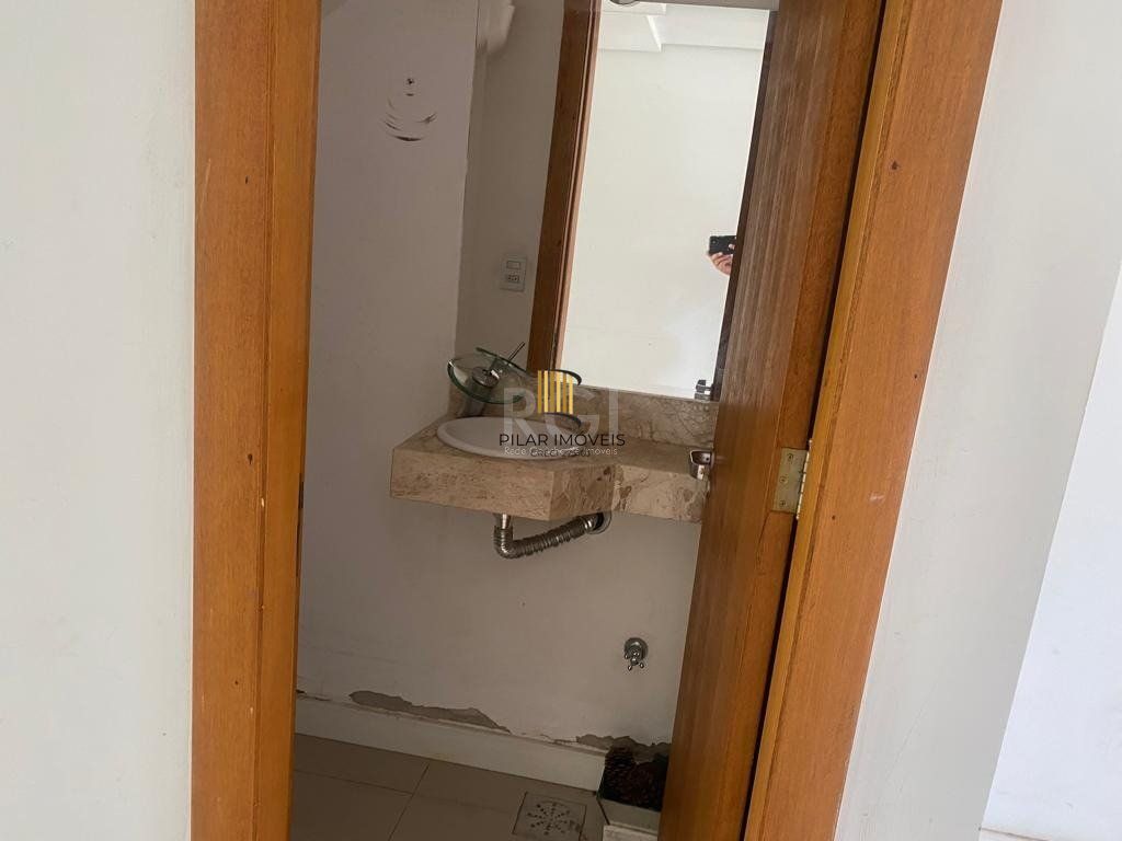 Casa 3 dormitórios no bairro Hípica