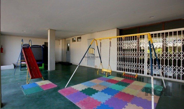 Apartamento 2 dormitórios com vaga escriturada no bairro Santana