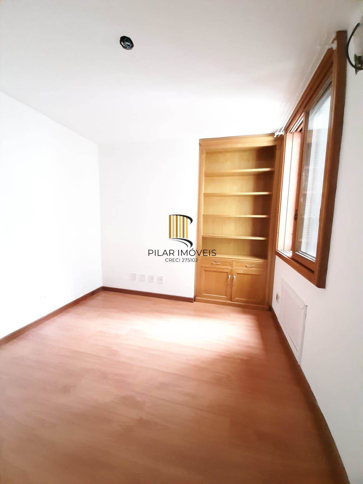 Apartamento para Venda - 181.63m², 3 dormitórios, sendo 1 suites, 2 vagas - Menino Deus