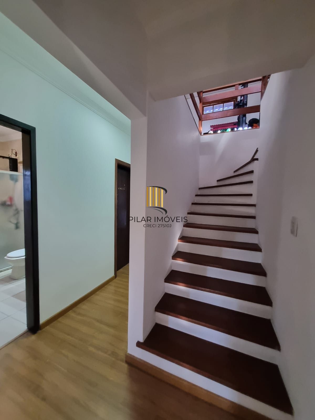 Casa para Venda - 177m², 4 dormitórios, sendo 1 suites, 2 vagas - Partenon