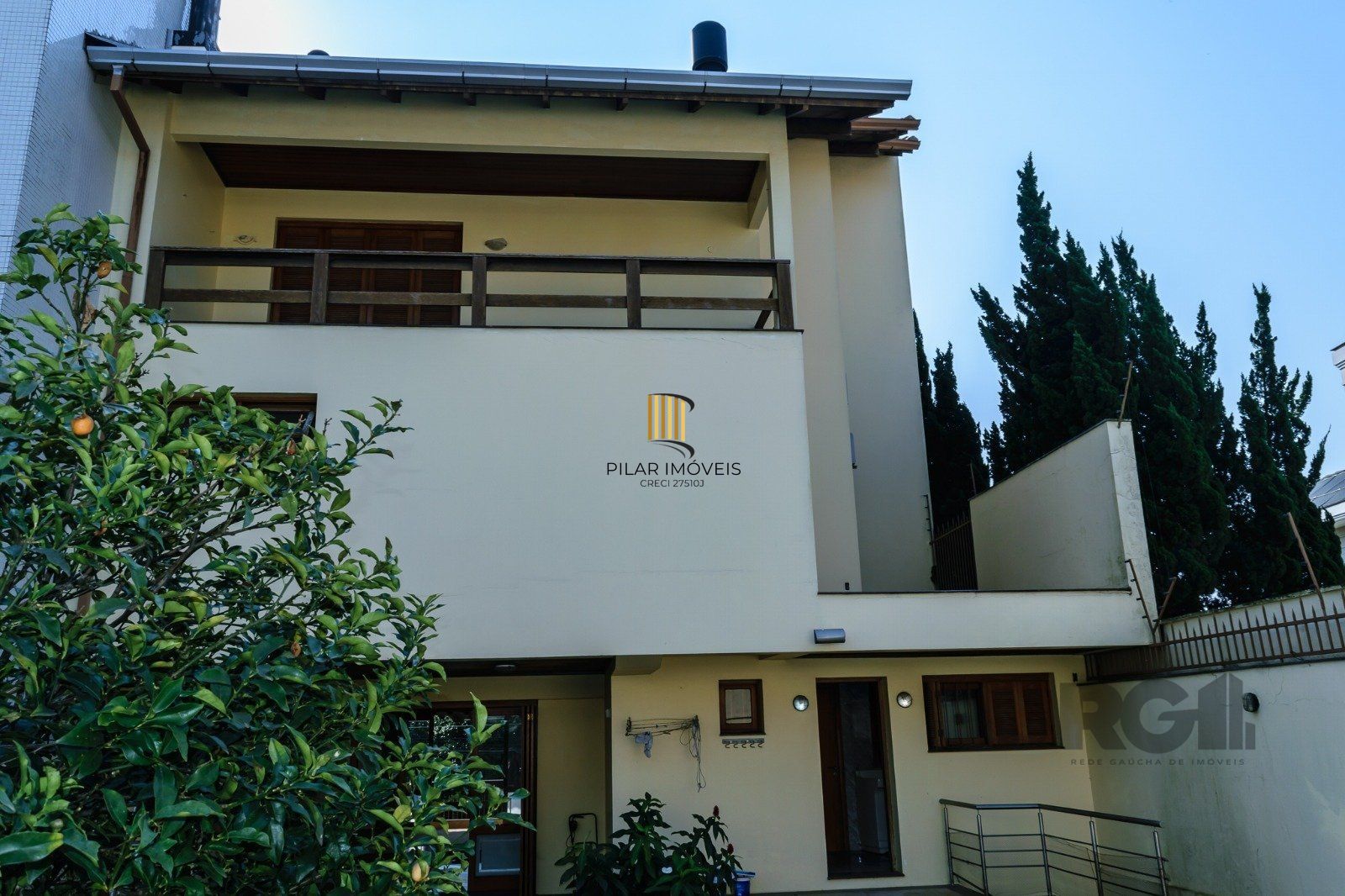 Casa 3 dormitórios no bairro Chácara das Pedras