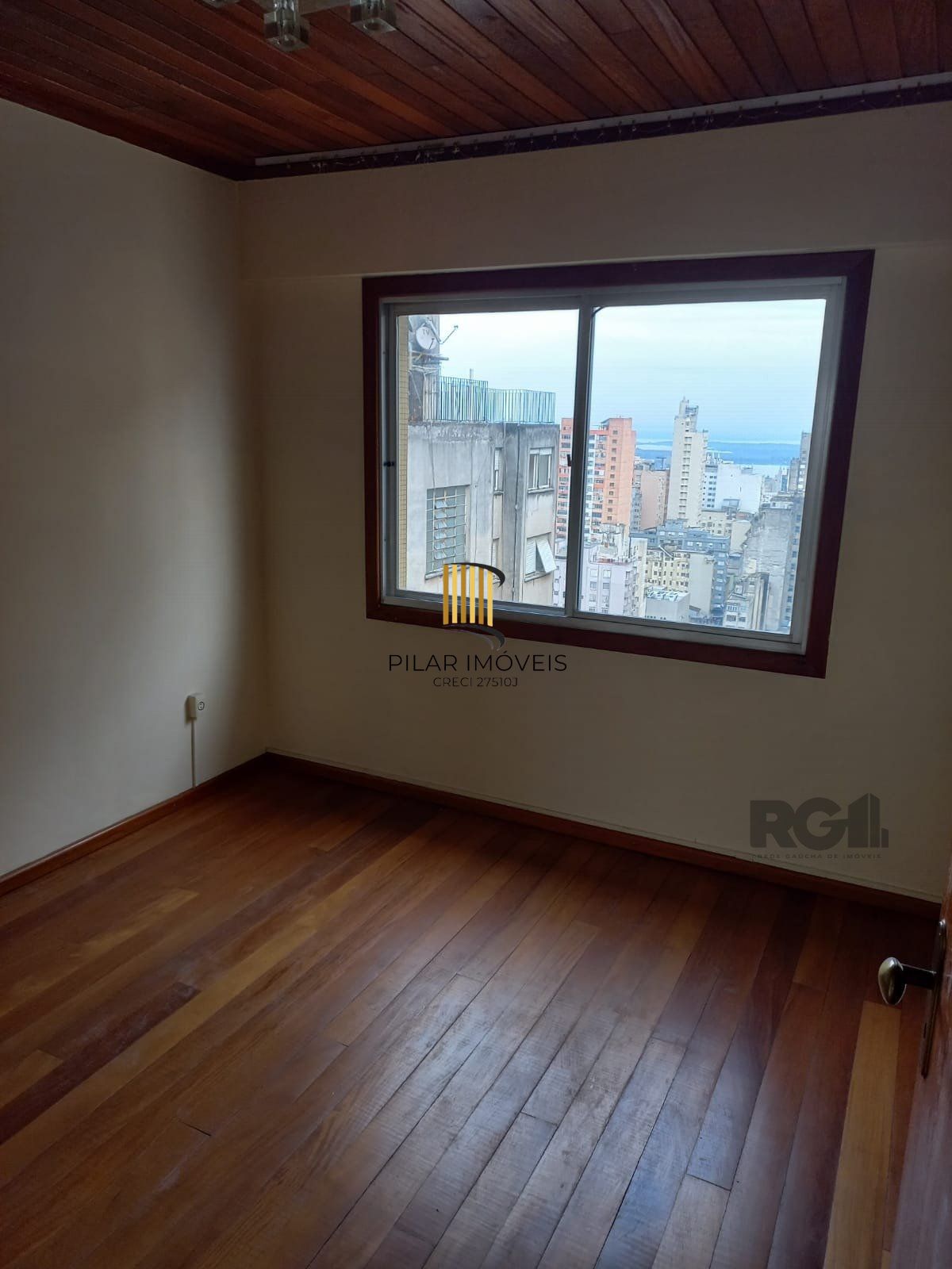 Apartamento de 2 dormitórios no centro venda