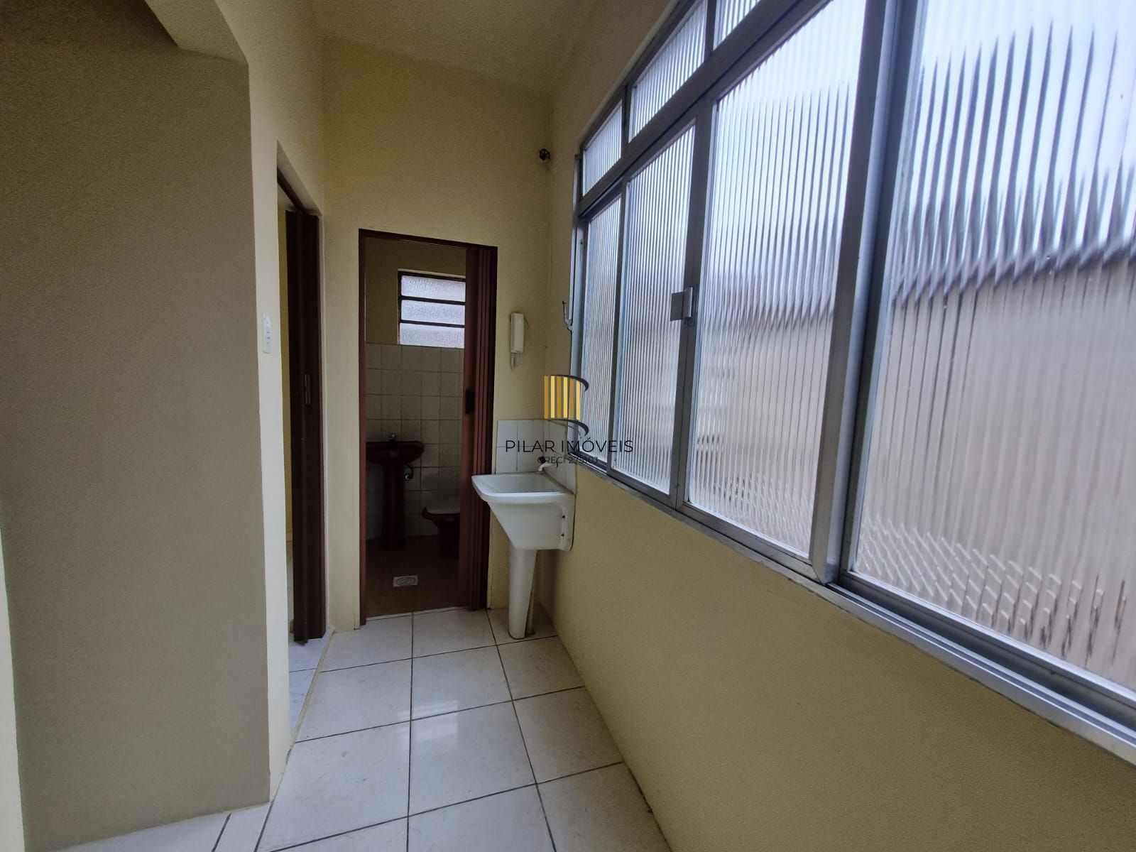 Apartamento de 2 dormitórios no bairro Santana