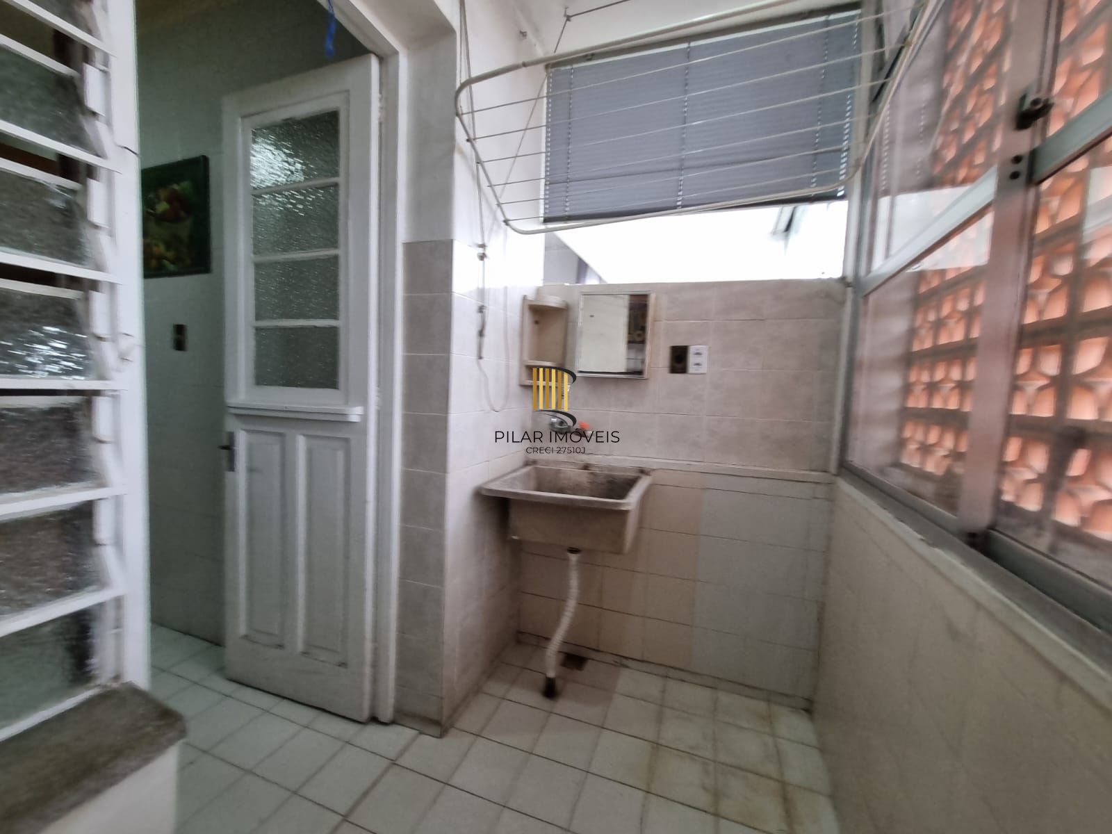 Apartamento de 3 dormitórios para venda no Bairro Azenha