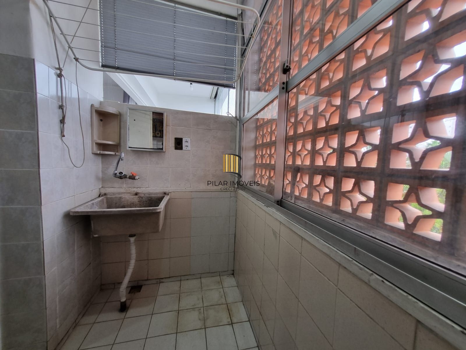 Apartamento de 3 dormitórios para venda no Bairro Azenha