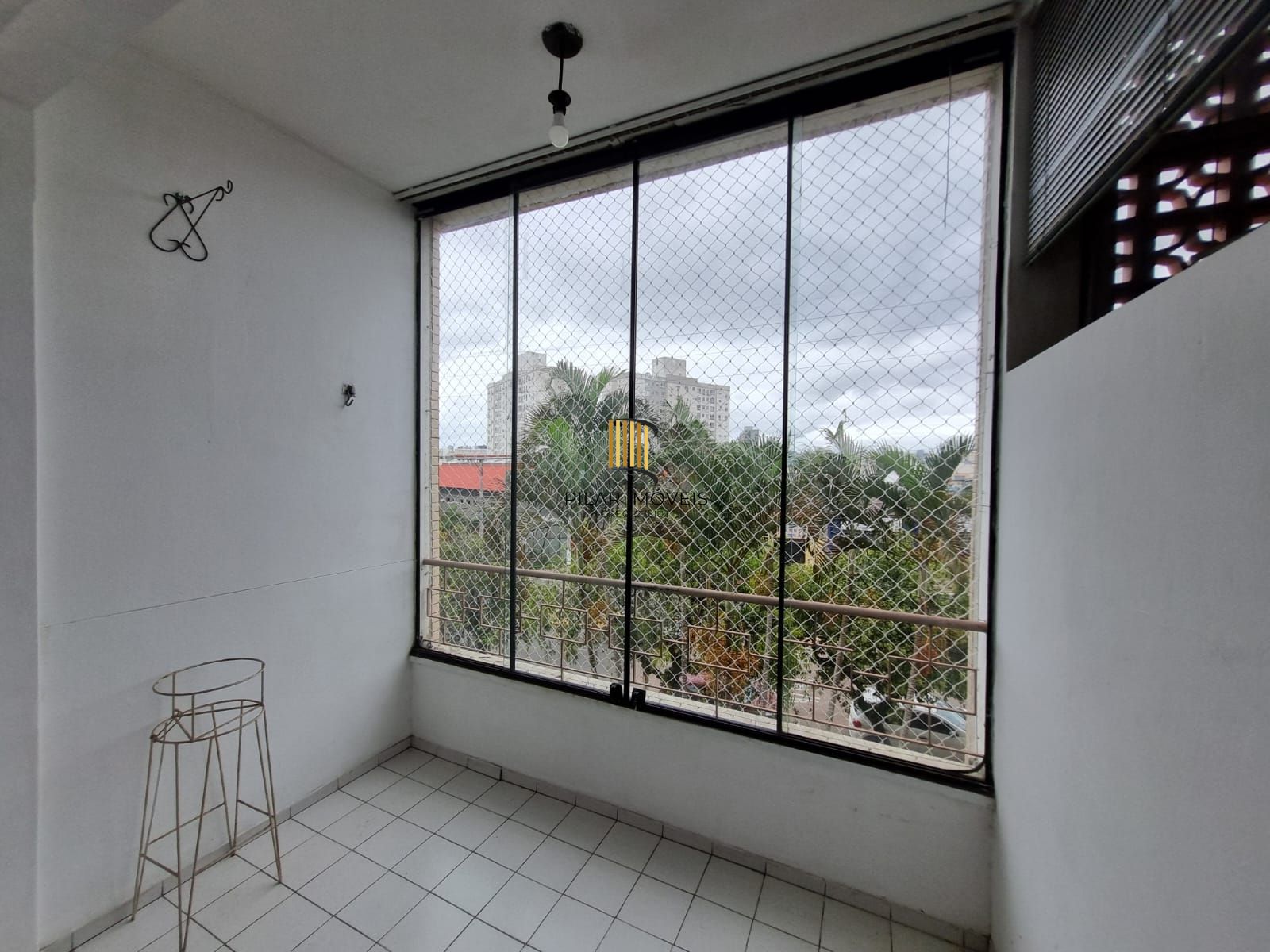 Apartamento de 3 dormitórios para venda no Bairro Azenha