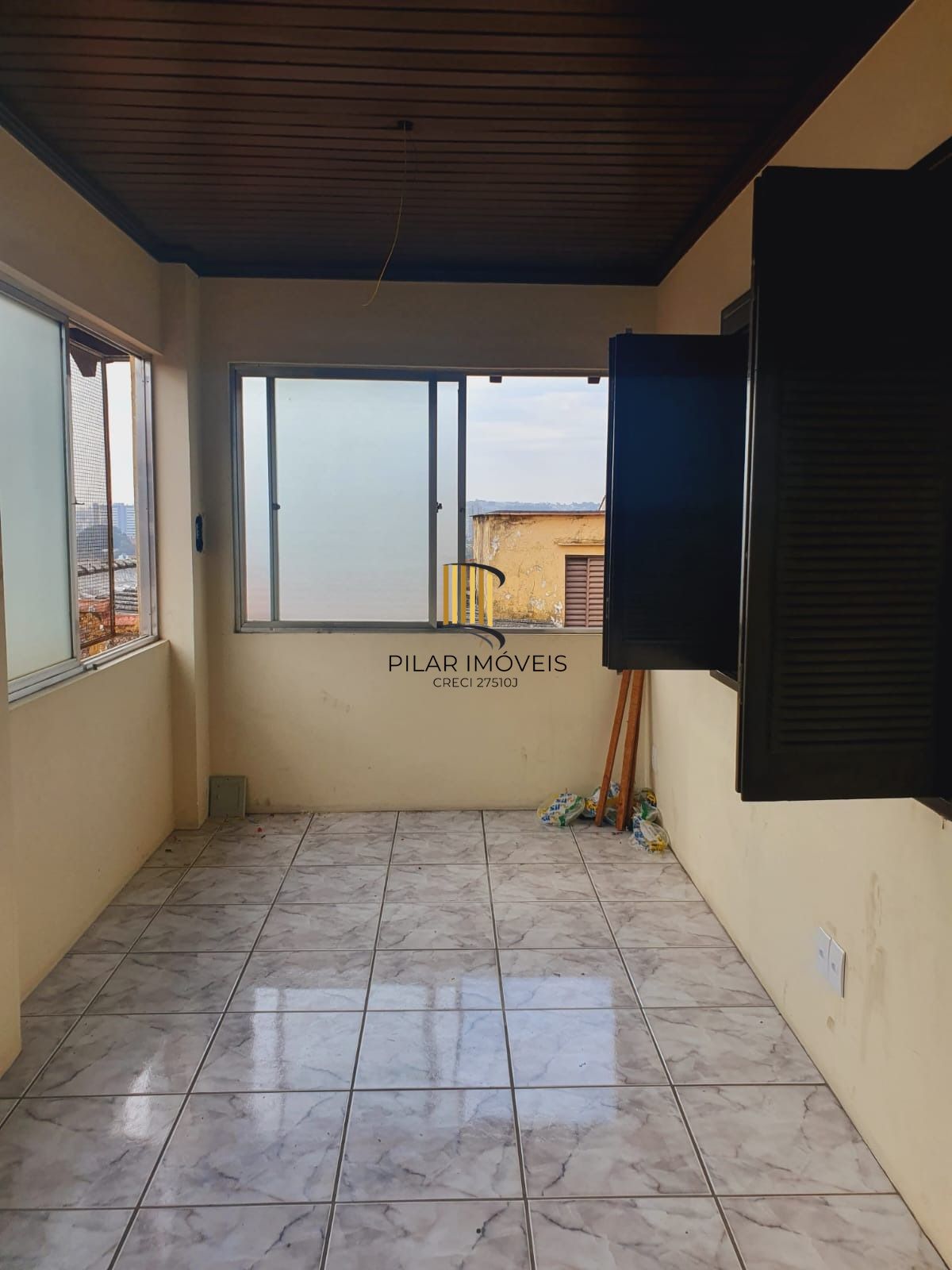 Casa de 03 dormitórios, no bairro Vila João Pessoa, para locação