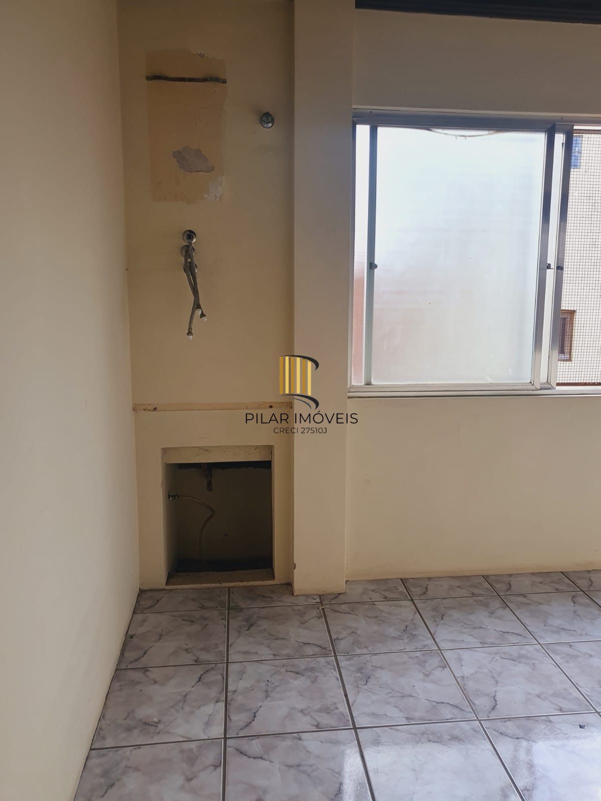 Casa de 03 dormitórios, no bairro Vila João Pessoa, para locação