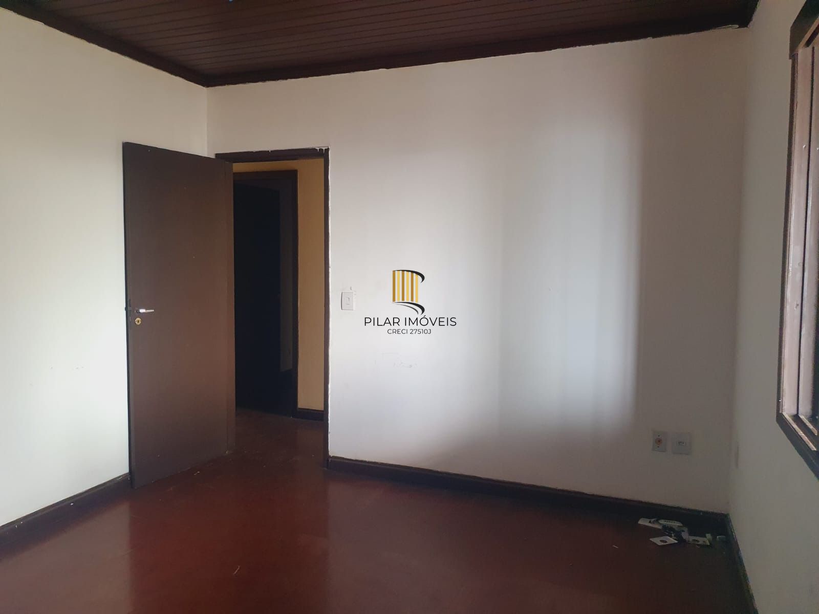 Casa de 03 dormitórios, no bairro Vila João Pessoa, para locação