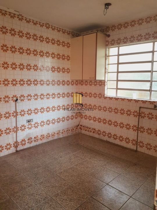 Casa de 03 dormitórios, no bairro Vila João Pessoa, para locação