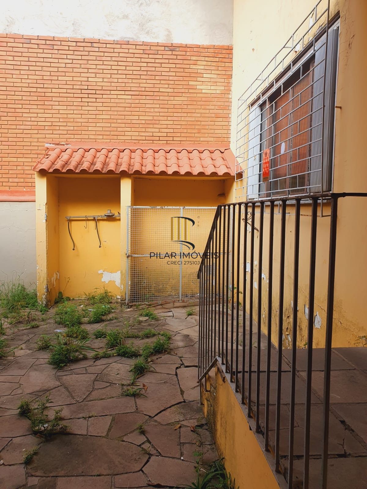 Casa de 03 dormitórios, no bairro Vila João Pessoa, para locação