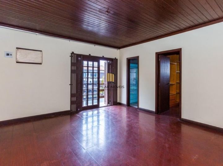 Casa de 03 dormitórios, no bairro Vila João Pessoa, para locação