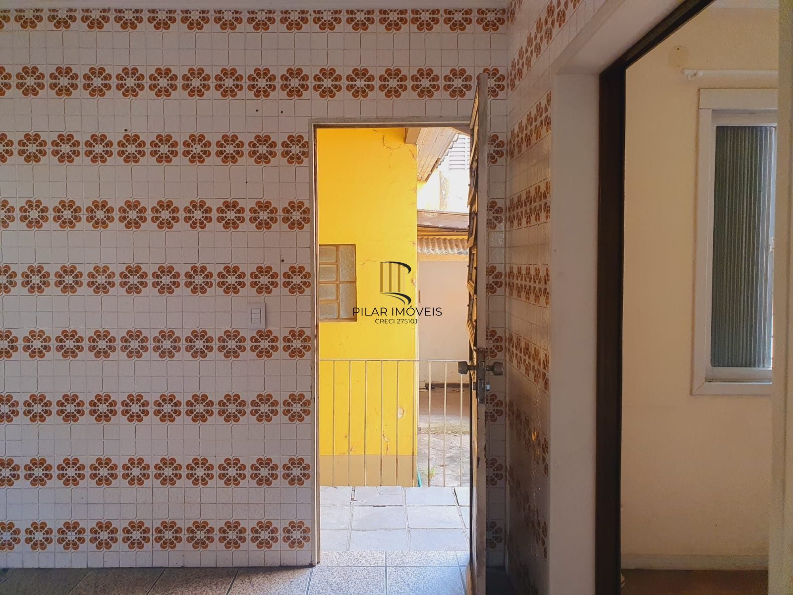 Casa de 03 dormitórios, no bairro Vila João Pessoa, para locação