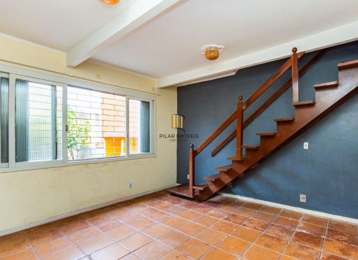 Casa de 03 dormitórios, no bairro Vila João Pessoa, para locação