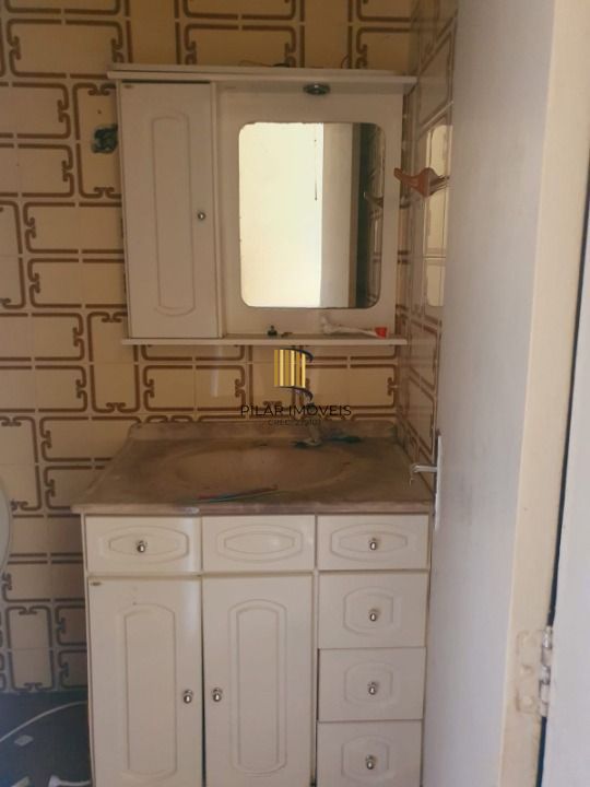 Casa de 03 dormitórios, no bairro Vila João Pessoa, para locação