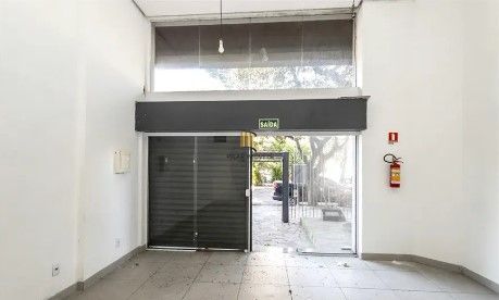 Loja com 68,02m² no bairro Santana