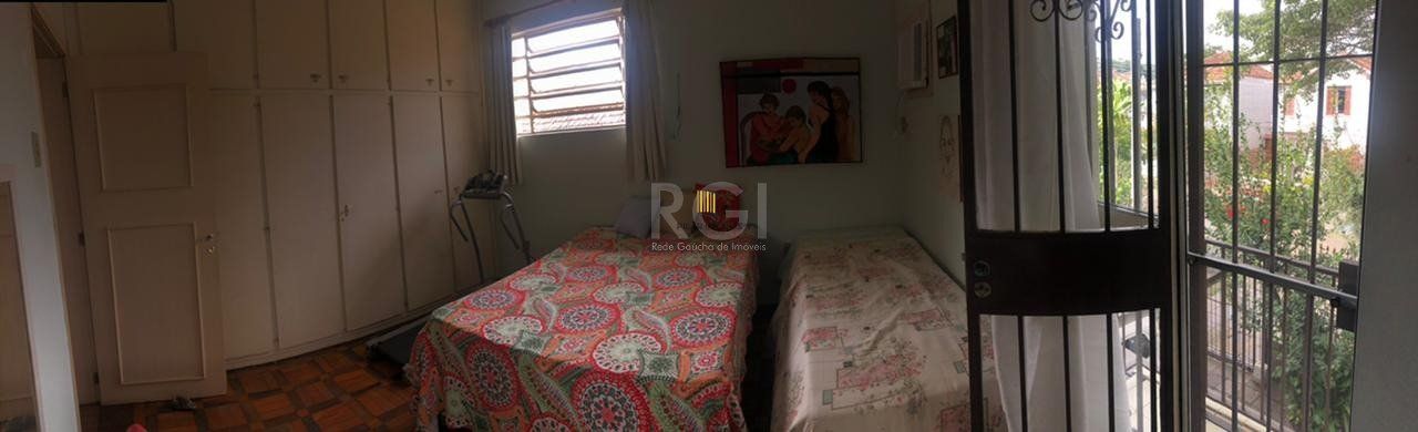 Casa para Venda - 336m², 4 dormitórios, sendo 1 suites, 2 vagas - Azenha
