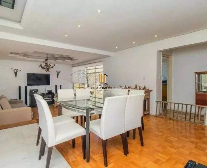 Casa 3d com suíte, bairro três figueira