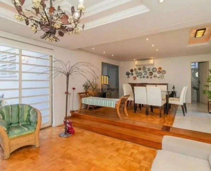 Casa 3d com suíte, bairro três figueira