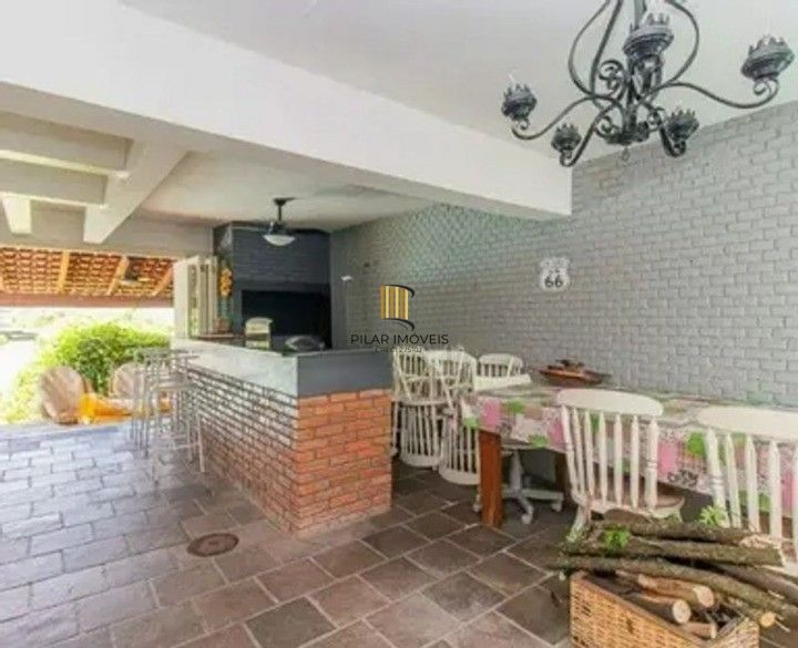 Casa 3d com suíte, bairro três figueira