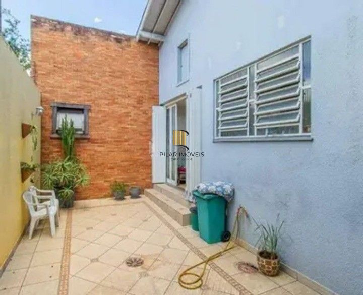 Casa 3d com suíte, bairro três figueira