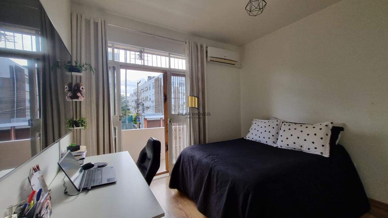 Aproveite o sol e a vista, apartamento para venda de frente com sacada, 2 dormitórios com 1 vaga no bairro Santana em Porto Alegre/RS. - Pilar Imóveis