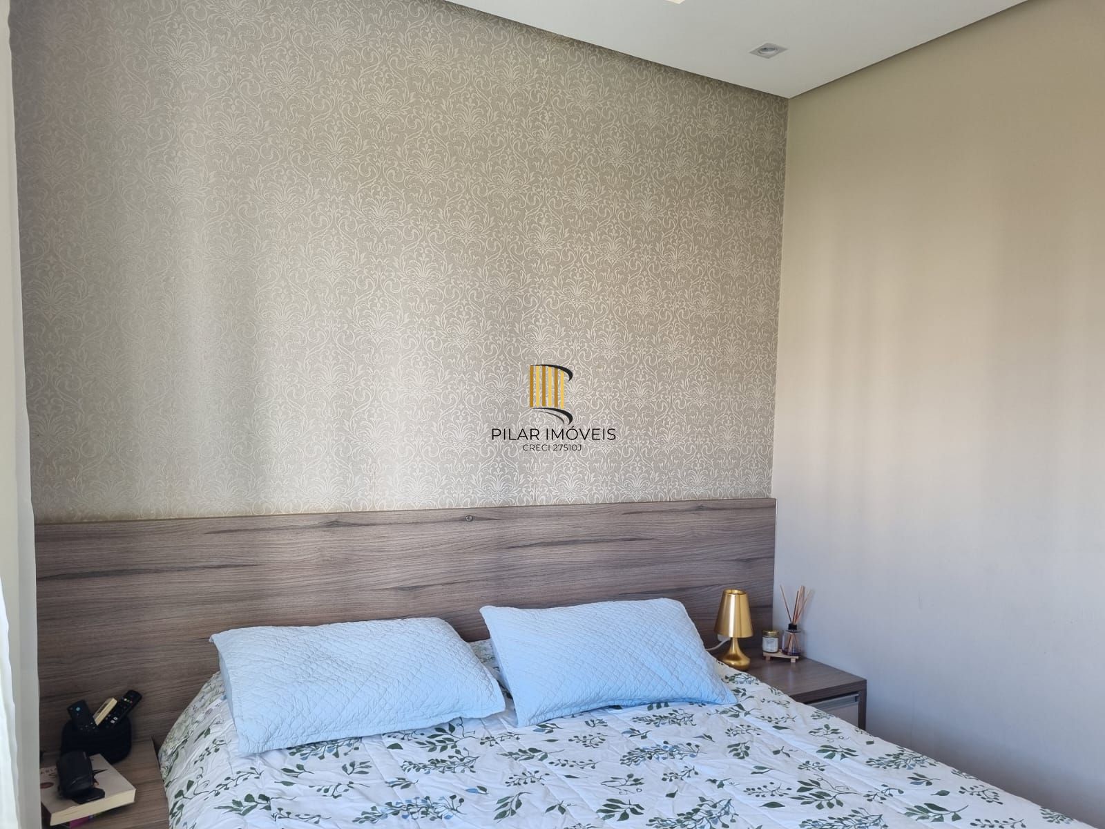 Apartamento de 2 dormitórios com vaga no Bairro Santana