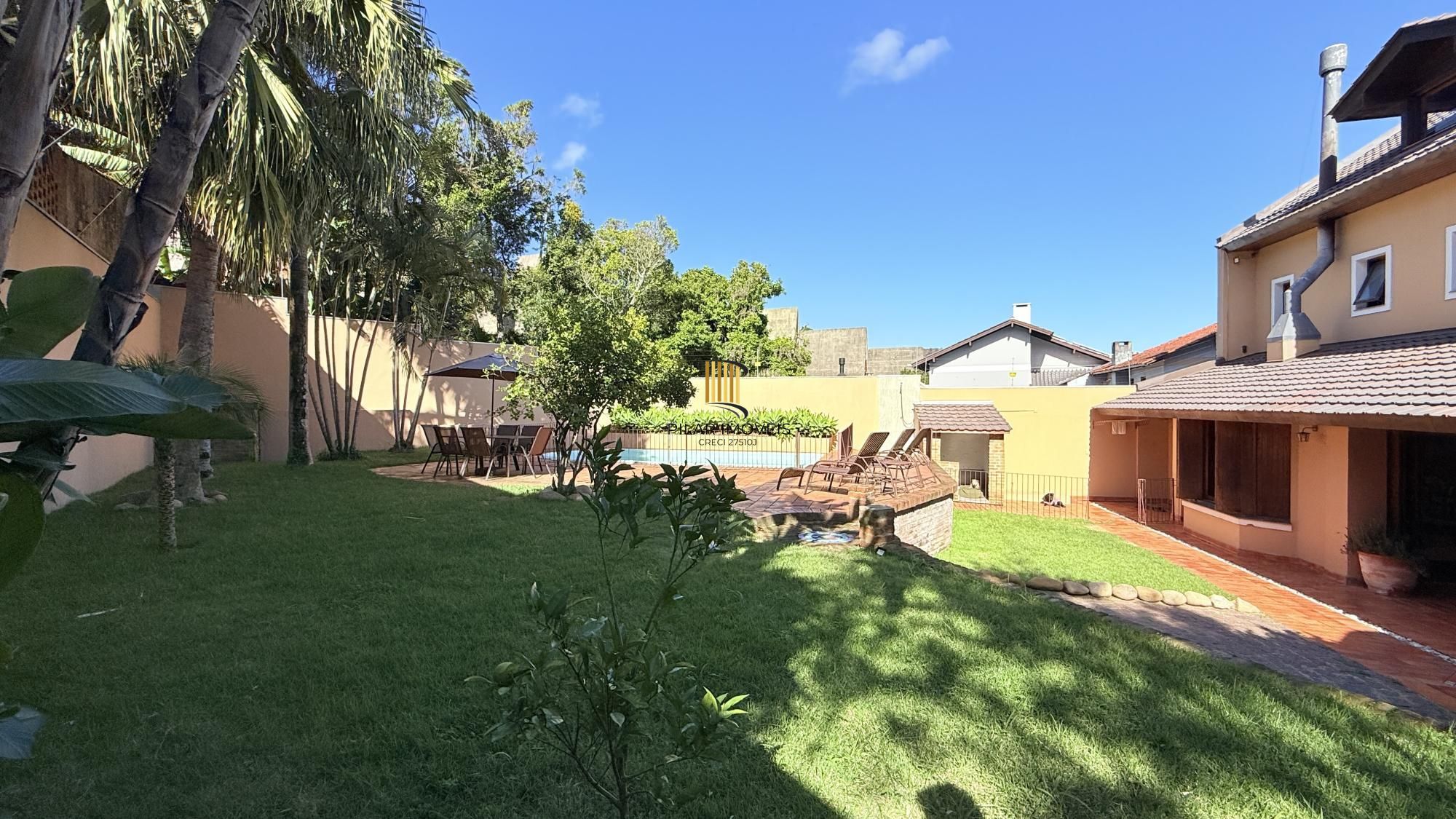 Casa 4 dormitórios no bairro Ipanema